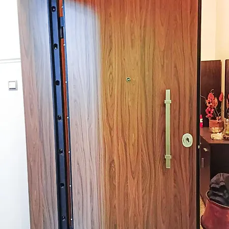 Daire Alexandra's Golos